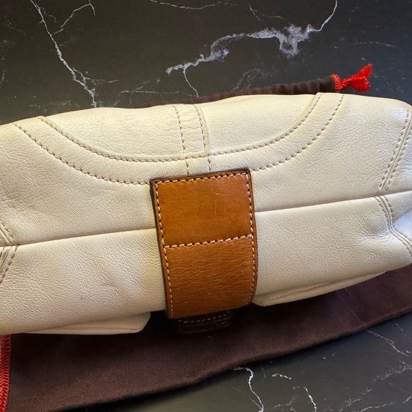 COACH BAG used small shoulder bag COMES WITH COACH DUSTBAG - Picture 4 of 6